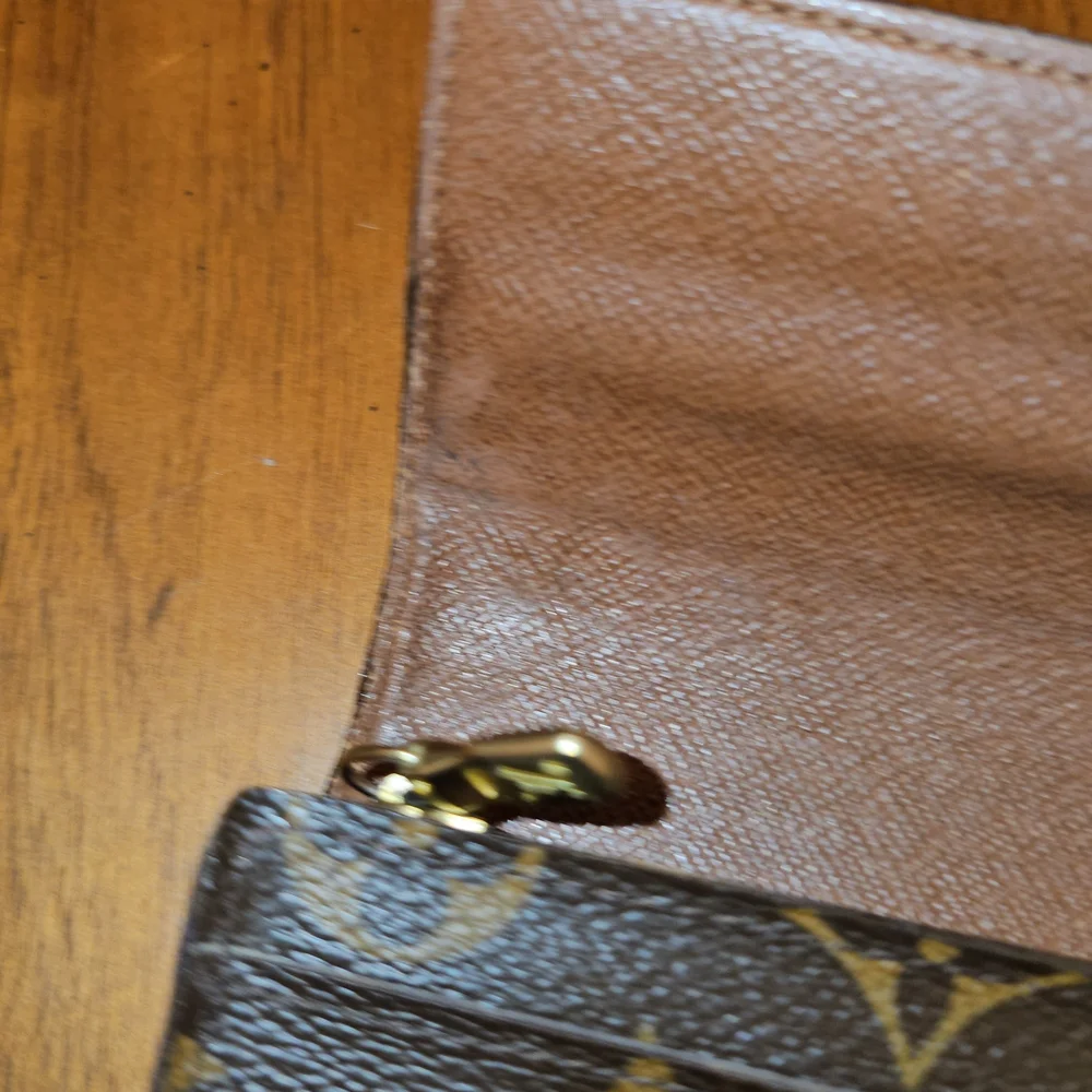LOUIS VUITTON Luxury Brown Designer Chain Wallet - Picture 12 of 16